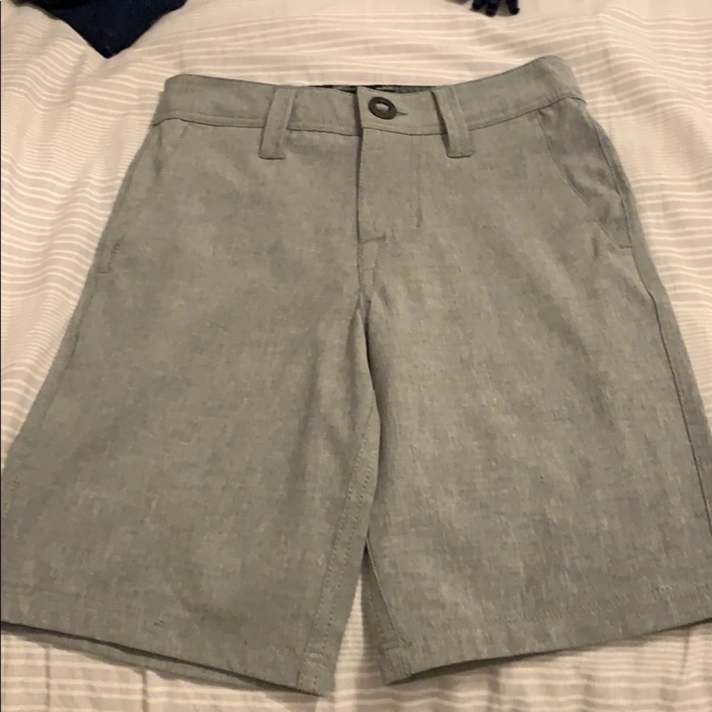 New with tags Boys Gray volcom shorts